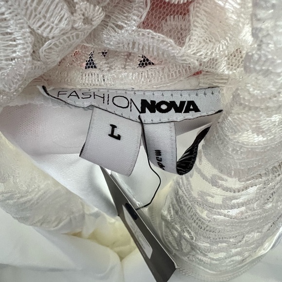 Fashion Nova Spaghetti Strap Wedding Gown NWT - Picture 12 of 14